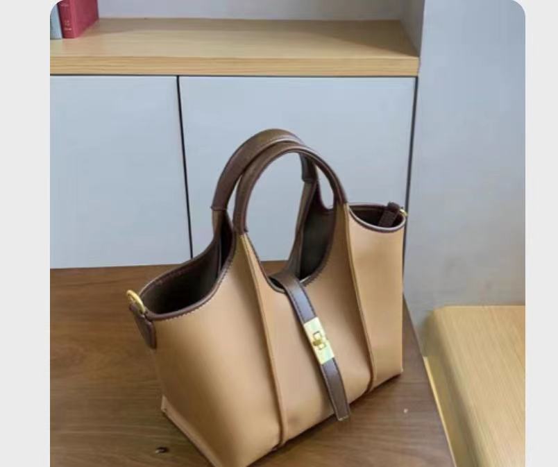 The Bucket Tote
